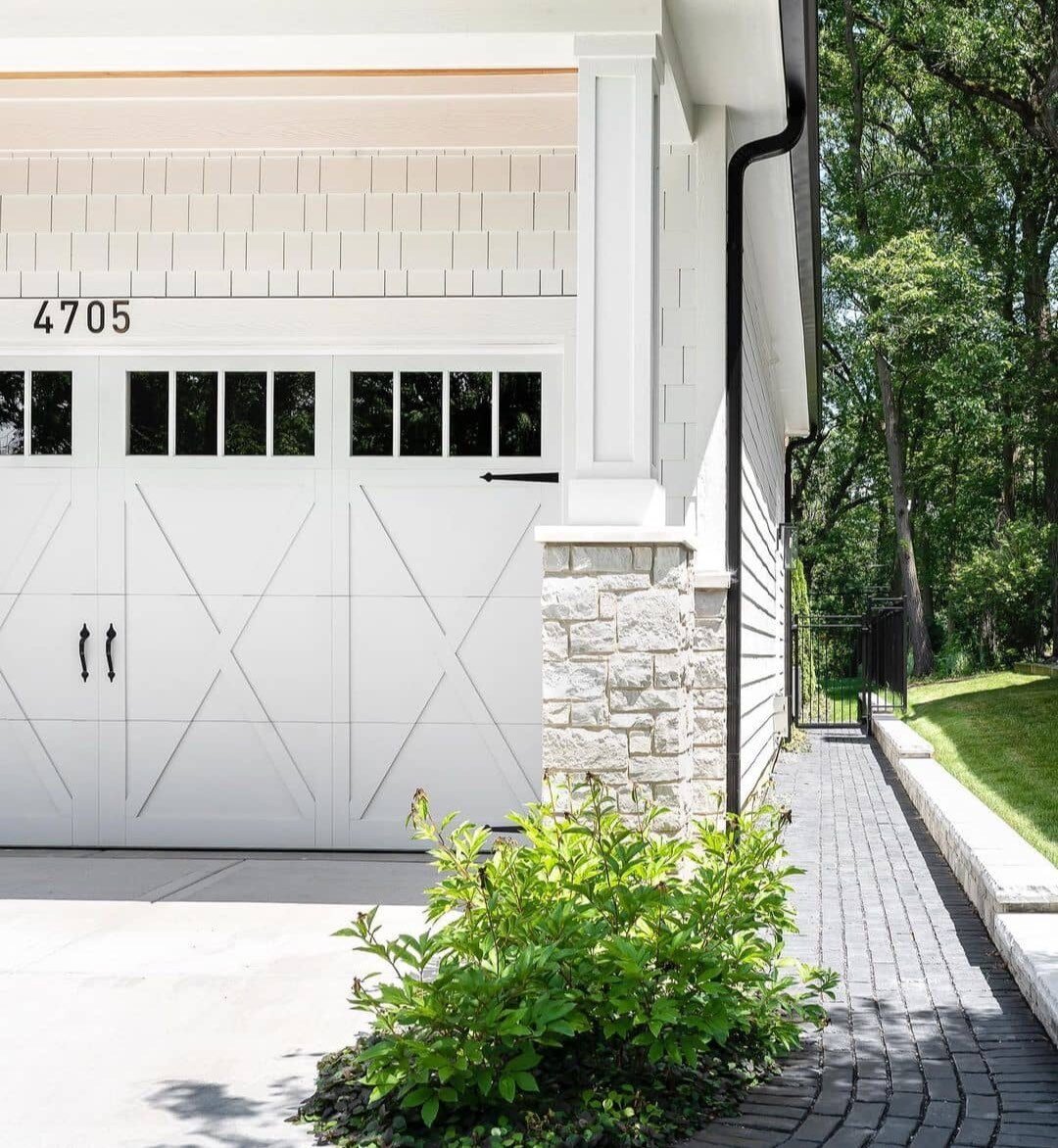 overlay carriage house steel white