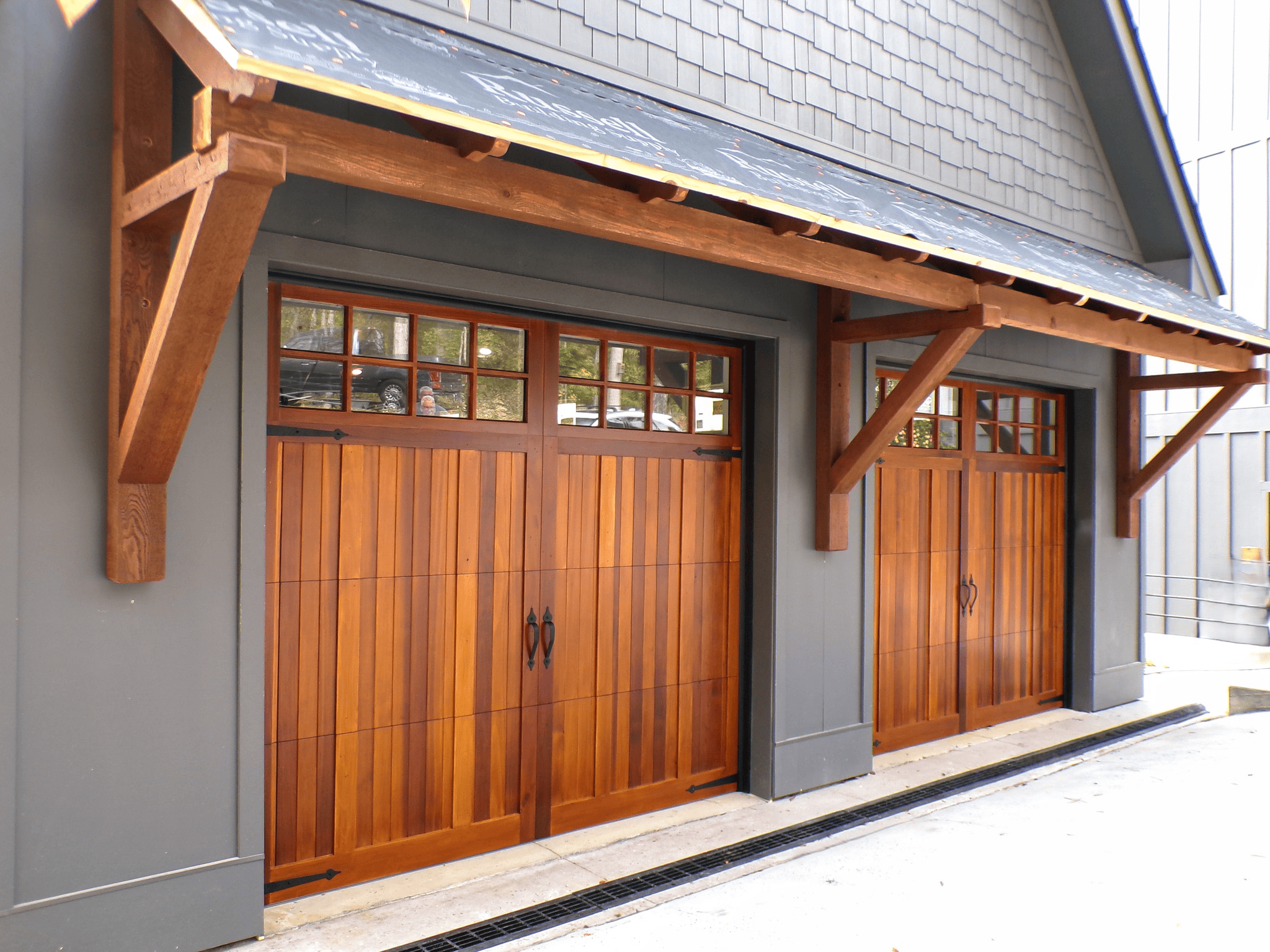 5400 wood overlay carriage house garage doors