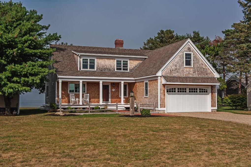 Overlay Carriage House 5800 by C.H.I. Overhead Doors