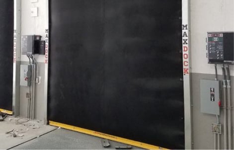 MaxDock door in black-1